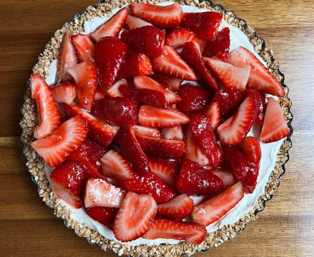 Strawberry Pretzel Tart
